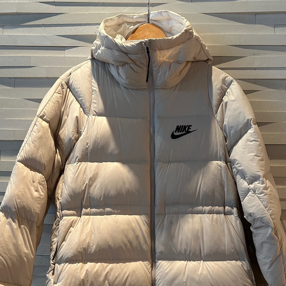 Nike Sportswear Long Puffer Coat – Cream